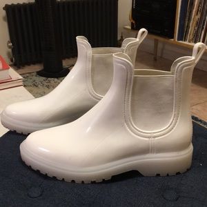 DSW white chunky rain boot